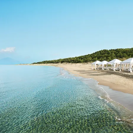 אתר נופש Grecotel La Riviera לוטרה קיליניס